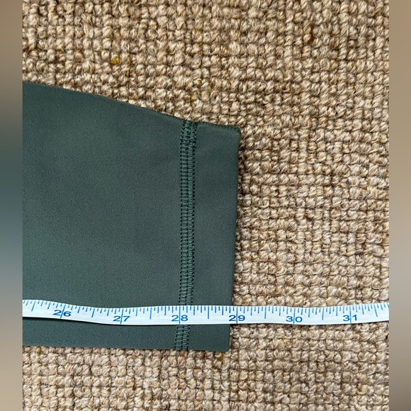 Like New Lulu Lemon High Rise Align Tight Size 4 - Picture 5 of 5